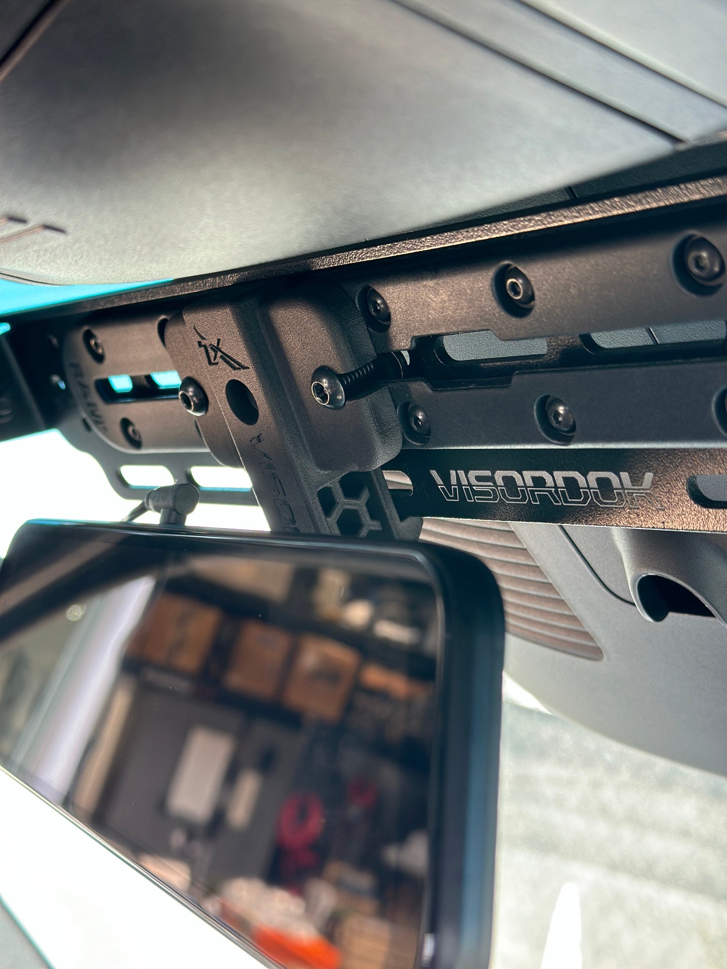 WOLFBOX Visordok Track Mounting Kit