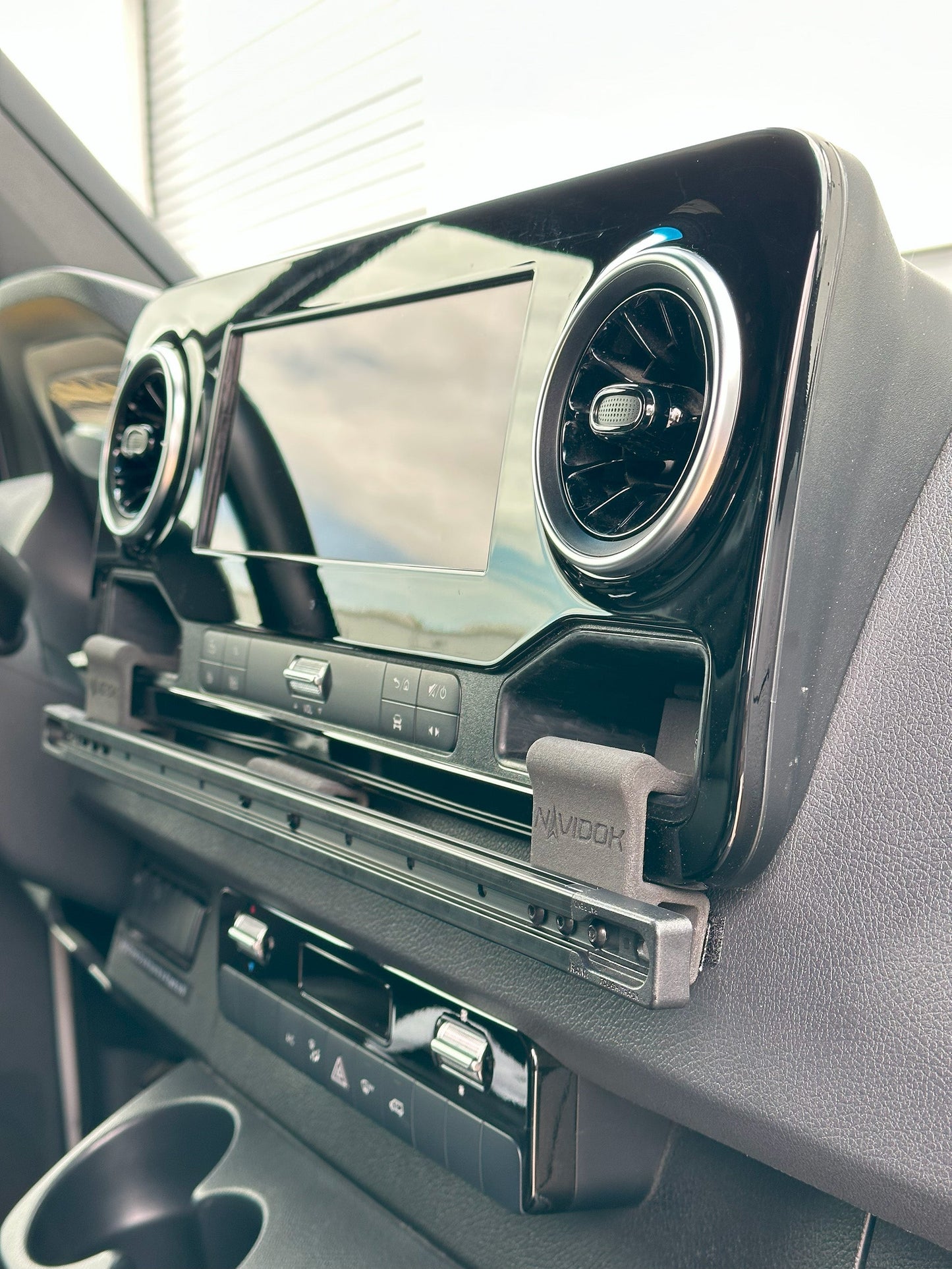 NAVIDOK Overlander - Mercedes Sprinter Dash Mount